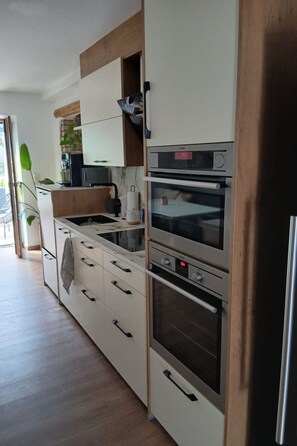 Fridge, microwave, oven, dishwasher - Schönes Ferienhaus by Interhome (Unternberg)