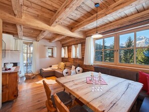 TV, fireplace - Chalet Almidylle in Sankt Martin am Tennengebirge by Interhome (Sankt Martin am Tennengebirge)
