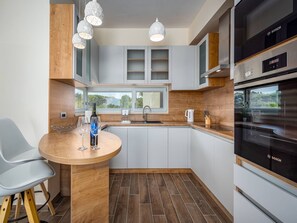 Fridge, microwave, oven, dishwasher - Villa Magnolia by Interhome (Pula)