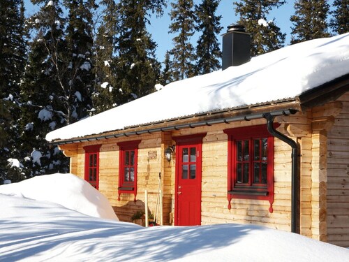 Charmantes Blockhaus, Sauna und Kamin by Interhome