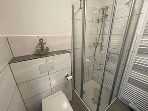 Bathroom - Sonnige Ferienwohnung mit großem Garten by Interhome (Altfunnixsiel)
