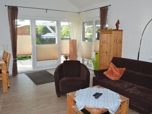 TV, DVD player - Storchennest by Interhome (Wiefelstede)