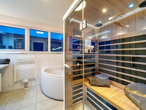 Bathroom - Boje by Seeblick Ferien ORO, 7 Pers. by Interhome (Hasselberg)