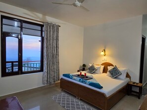 Deluxe Double Room, Balcony, Mountain View | Iron/ironing board, free WiFi - East Home Stay (Dharamshala)