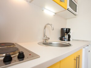 Fridge, microwave, cookware/dishes/utensils - mit privatem Balkon by Interhome (Crikvenica/Jadranovo)