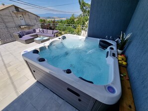 Outdoor spa tub - mit privatem Pool und Sauna by Interhome (Crikvenica/Jadranovo)