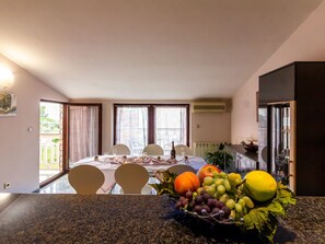 Dining - Ferienappartement Edi mit zwei Balkonen by Interhome (Fažana)