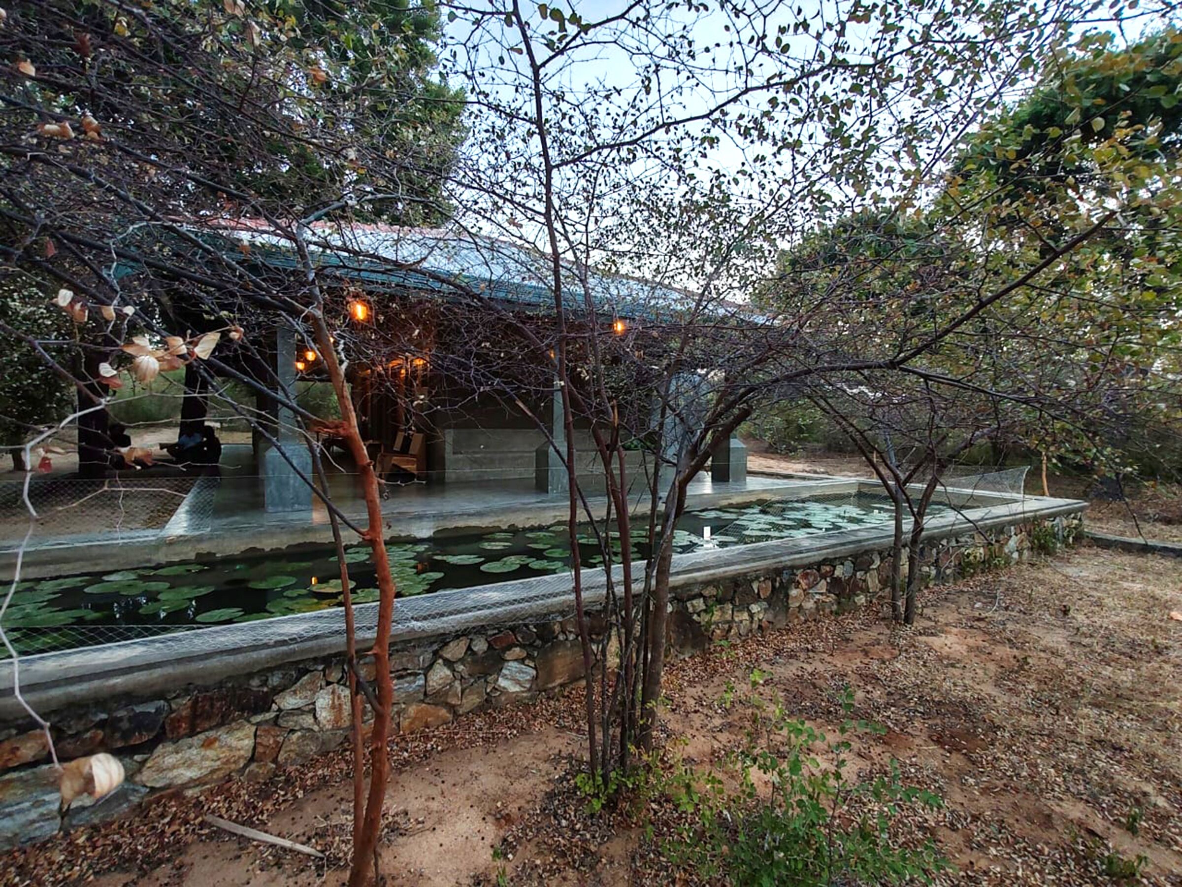 ด้านหน้าที่พัก