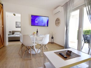 Dining - Mares 1 by Interhome (Umag/Juricani)