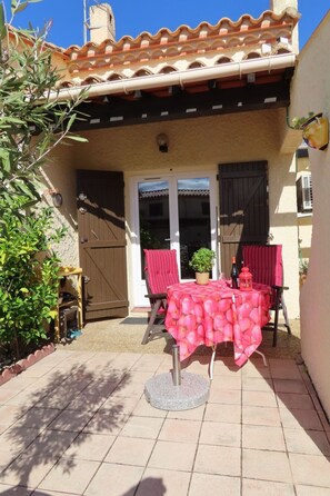 Outdoor dining - maison de vacaces by Interhome (Saint Cyprien)