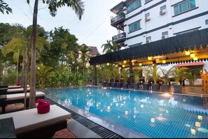 15 outdoor pools - Mony Soksan Residence (Siem Reap)