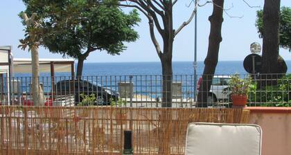Villa Lilla 20 metri dal mare by Interhome