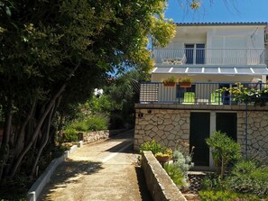 Exterior - Strandnahe Ferienwohnung mit großer Terrasse by Interhome (Brač/Postira)