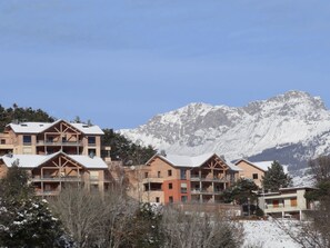 Exterior - Gemütliches Chalet am Ufer des Sees von Serre-Po by Interhome (Chorges)