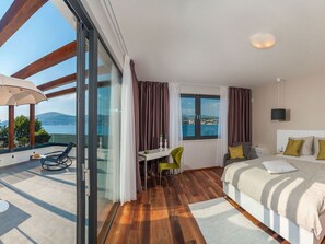 Internet - Luxuriöse Villa Rose am Strand mit Pool by Interhome (Trogir/Okrug Donji)