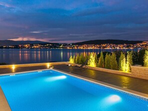 Pool - Luxuriöse Villa Rose am Strand mit Pool by Interhome (Trogir/Okrug Donji)