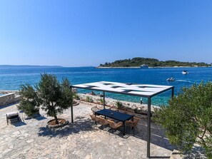 Outdoor dining - Villa Ocean Dreams by Interhome (Trogir/Okrug Donji)