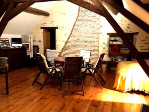 2 bedrooms, Internet - Landhaus mit eingezäuntem Garten by Interhome (Crux la Ville)