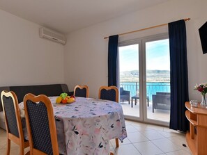Dining - Vacation home  by Interhome (Trogir)