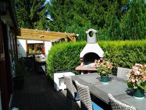 Outdoor dining - mit Garten, Grill und Terrasse by Interhome (Thury)