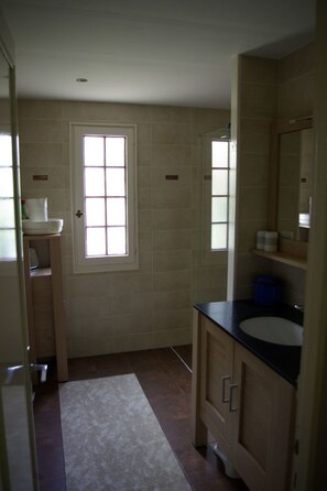 Bathroom - mit Garten, Grill und Terrasse by Interhome (Thury)