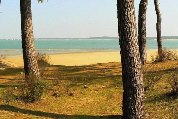 Beach - Ferienvilla mit Blick auf das Wasser by Interhome (Varzay)