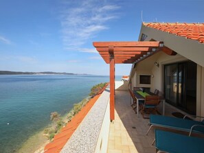 Outdoor dining - Penthouse mit Balkon für fünf Personen by Interhome (Zadar/Bibinje)