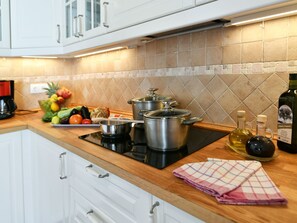 Fridge, microwave, oven, dishwasher - mit Privatpool für 6 Personen ca. 130 m² in Markovici, Istrien (Binnenland by Interhome (Vižinada)