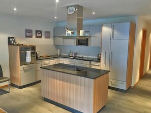 Fridge, microwave, oven, dishwasher - Blair Kreuzgasse 14 6-Bettwohnung by Interhome (Meiringen)