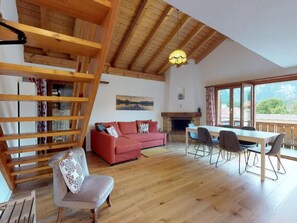 TV - MAISONETTE 4.5Zimmer by Interhome (Hofstetten)
