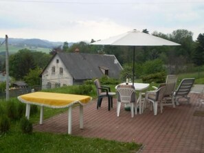 Outdoor dining - Villa "Na Hora" mit Garten, Grill und Terrasse by Interhome (Malé Svatonovice)