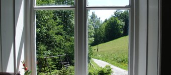 Charmantes, traditionelles Holzhaus by Interhome