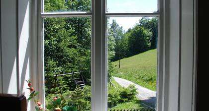 Charmantes, traditionelles Holzhaus by Interhome