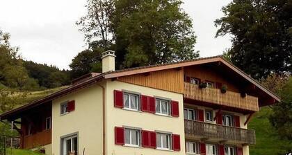 Appartement dans une ferme rénovée (4pers.) by Interhome
