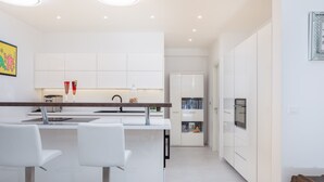 Private kitchen - in Dvornica mit Privatem Pool by Interhome (Podorljak)