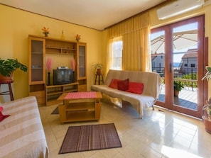 TV - Appartement in Dramalj mit Privater Terrasse by Interhome (Crikvenica/Dramalj)