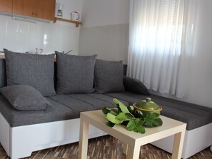 TV - Appartement in Dramalj by Interhome (Crikvenica/Dramalj)