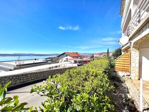 Property grounds - in Dramalj mit Terrasse und Garten und Meerblick by Interhome (Crikvenica/Dramalj)