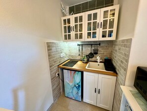 Fridge, microwave, cookware/dishes/utensils - Wohnung Bura by Interhome (Crikvenica/Jadranovo)