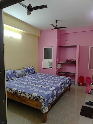 Kamar Triple | Gratis tempat tidur lipat/ekstra, Wi-Fi gratis, dan seprai linen