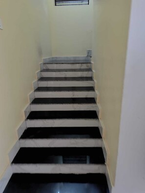 Staircase - Laxmi Nrusingha Bhawan (Puri)