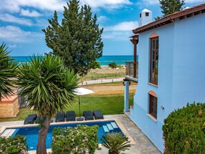 Pool - Beach Front 3-Schlafzimmer-Villa - 1. Linie vom Strand by Interhome (Polis Chrysochous)