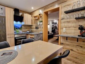 Dining - Ruhige-Ferienwohnung mit Süd Balkon in Zentrum by Interhome (Pfronten)