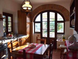 Fridge, microwave, oven, cookware/dishes/utensils - 'Aia Sole' mit eigenem Pool by Interhome (Massarosa)