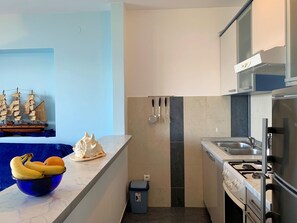 Fridge, oven, cookware/dishes/utensils - Apartment Beach 3 by Interhome (Polje)
