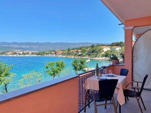 Outdoor dining - Apartment Beach 1 by Interhome (Polje)