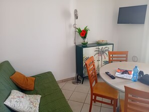 TV - 'Sonne und Meer by Interhome (Bellaria)