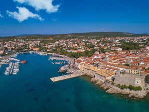 Marina - Apartment mit einem kleinen Wohn- und Essbereich und Schlafzimmer by Interhome (Krk/Krk)