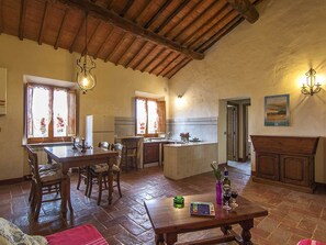 Dining - Rosa castellett' Wohnung mit Pool by Interhome (Torrita di Siena)