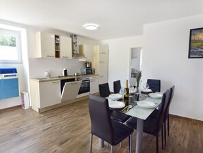 Fridge, microwave, oven, dishwasher - Komfortable Wohnung mit Pool in der Nähe von Umag by Interhome (Umag/Juricani)